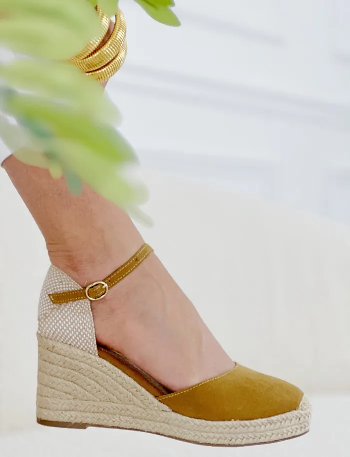 Cuña Carlota Hebilla Camel
